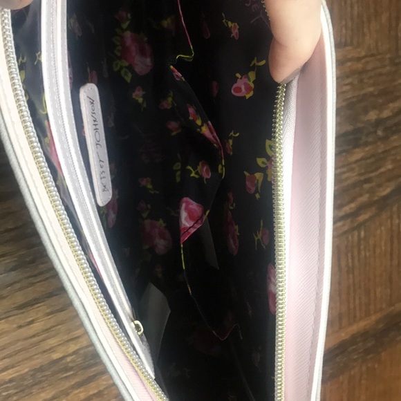 Betsey Johnson Cosmetic Wristlet - Picture 3 of 3